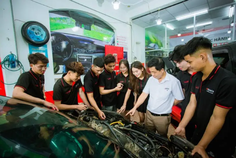 Học nghề sửa chữa ô tô có khó không Chi tiết cho người mới