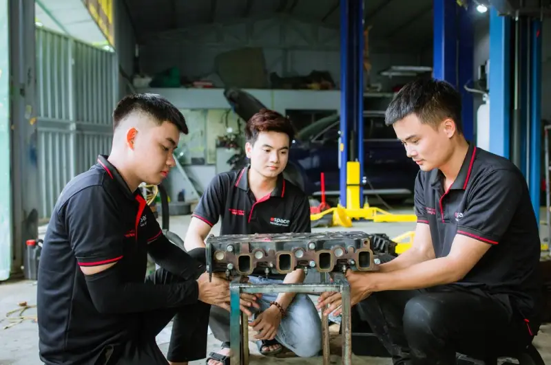 Mức lương của ngành sửa chữa ô tô hiện nay là bao nhiêu (1)