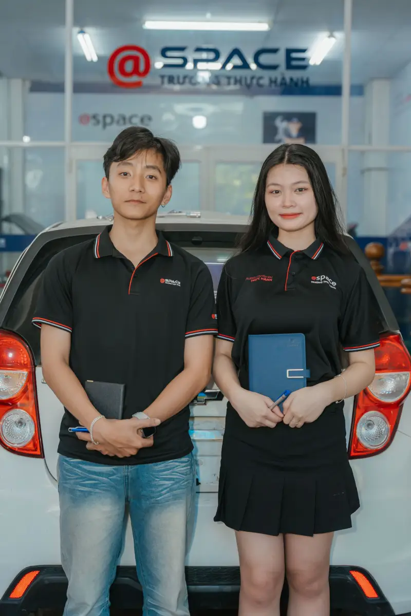 Học ngành kỹ thuật ô tô ra trường có nên làm Nhân viên kinh doanh ô tô không (1)