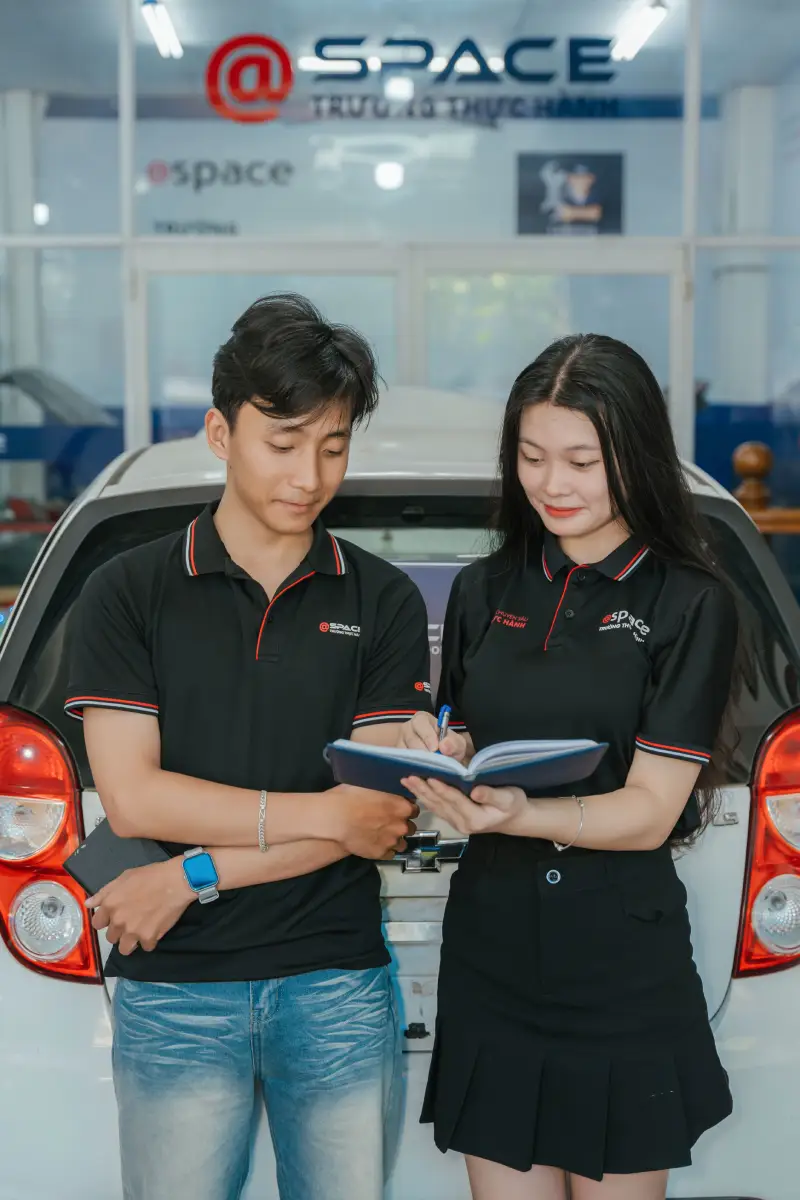 Nữ giới có học được nghề kỹ thuật ô tô không (2)