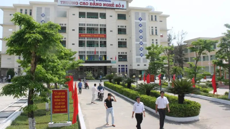 Top 5 trường dạy nghề sửa chữa ô tô cho bộ đội xuất ngũ (4)
