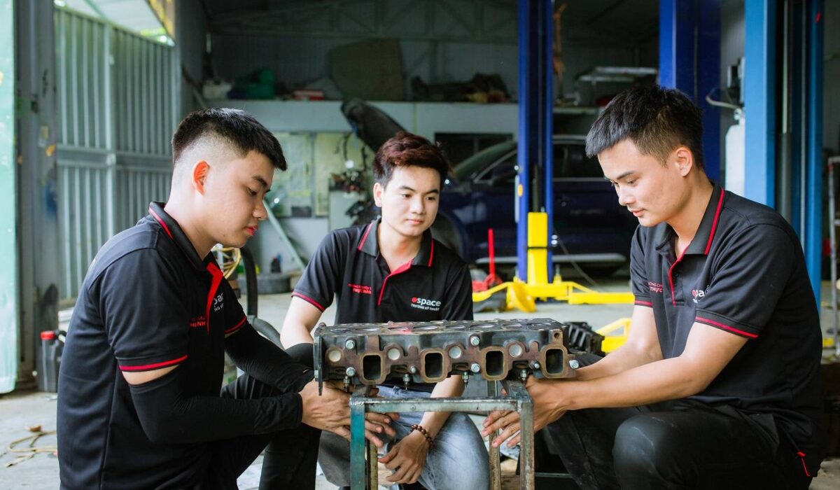 Điểm khác biệt khi học nghề sửa chữa ô tô tại Aspace Bật mí 3 điều phải biết khi học sửa xe ô tô tại Apace Nghề Hot, Thu Nhập Cao!