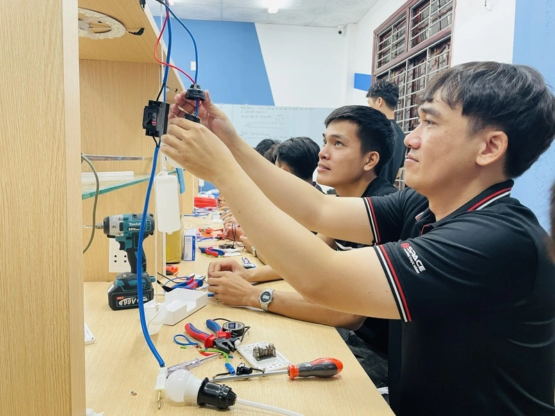 Read more about the article Học ngành kỹ thuật điện ra trường làm gì?