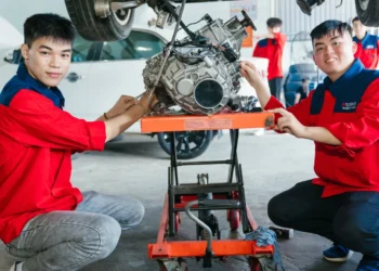 Sinh viên ngành công nghệ ô tô cần trang bị những gì trước khi ra trường?