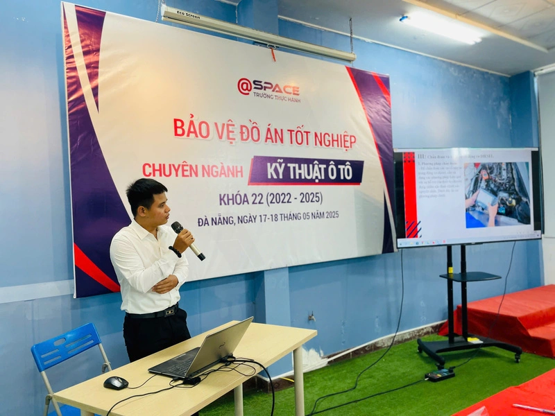 Read more about the article Lễ Bảo Vệ Đồ Án Tốt Nghiệp K22 Ngành Công Nghệ Ô Tô