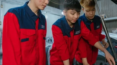 Làm thế nào để rèn luyện kỹ năng giao tiếp trong ngành công nghệ ô tô?