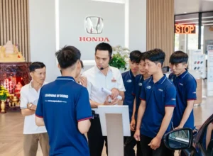 Học cao đẳng công nghệ ô tô có cần sử dụng laptop không?