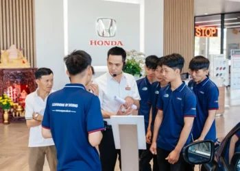 Học cao đẳng công nghệ ô tô có cần sử dụng laptop không?