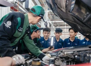Tại sao có một số bạn học chuyên ngành công nghệ ô tô nhưng không xin được việc?