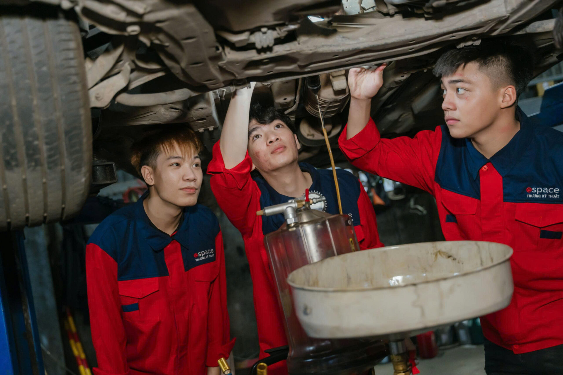 Nghề sửa chữa ô tô toàn diện