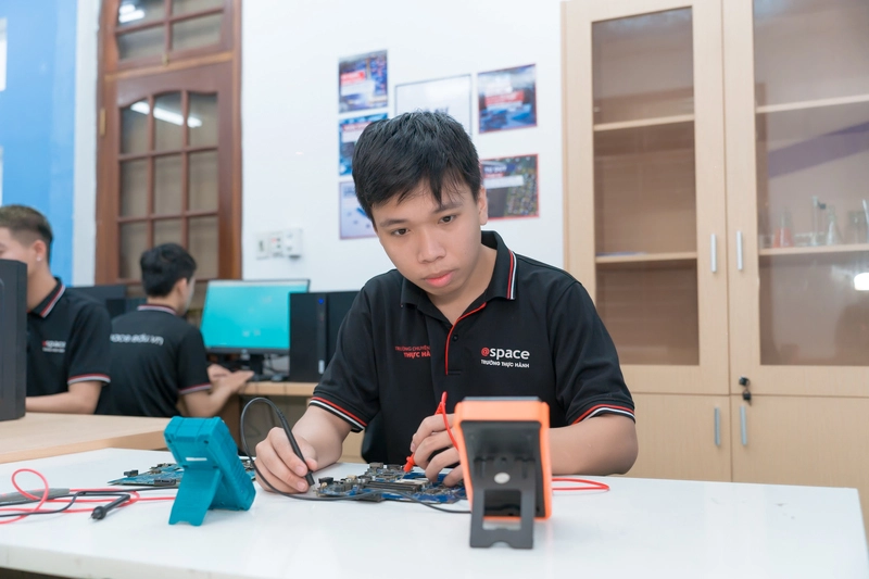Công nghệ kỹ thuật điện tử