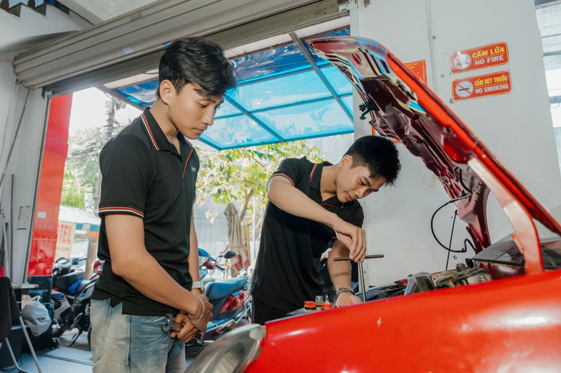 Trường dạy kỹ thuật ô tô 