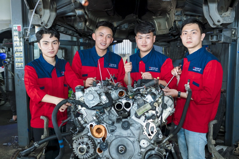 Read more about the article Học ngành công nghệ kỹ thuật ô tô, ra trường lương bao nhiêu?