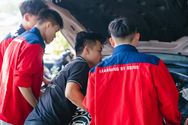 Read more about the article Các trường Cao đẳng có ngành sửa chữa ô tô uy tín tại miền Trung