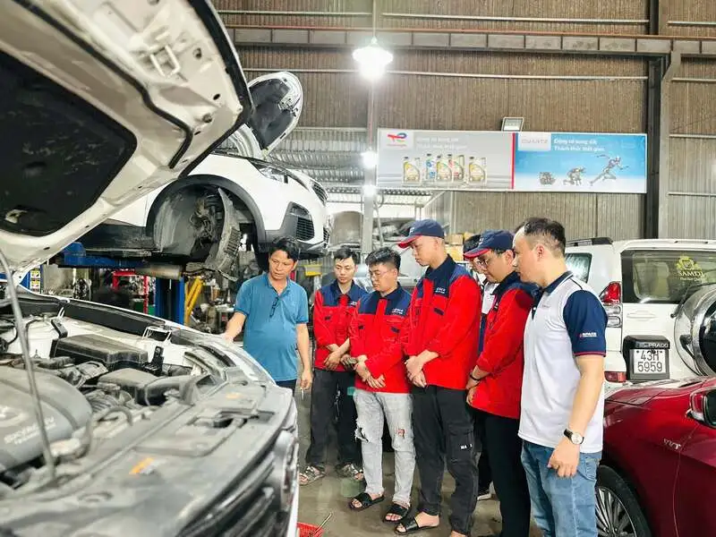 Học chuyên ngành công nghệ kỹ thuật ô tô 