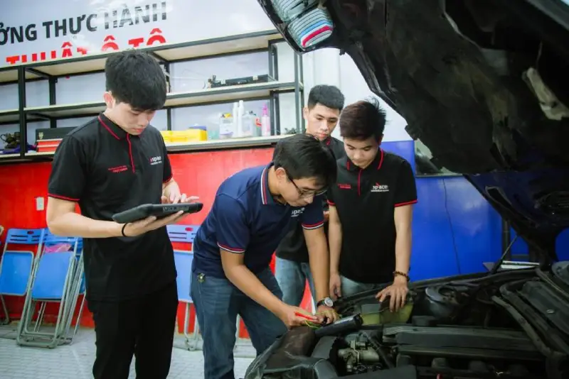 Học nghề sửa chữa ô tô tại ASPACE (2)